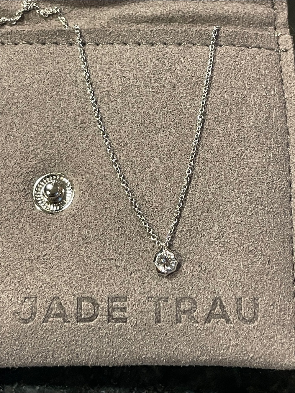 JADE TRAU Petite Sophisticate Diamond Necklace 18k on 18” adjustable chain EXC.